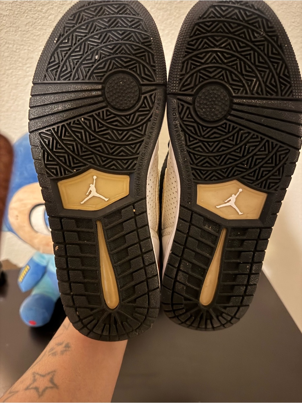 NEW Nike Air Jordan Low-Top Sneakers - Picture 5 of 7